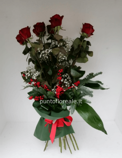 bouquet natalizio con rose